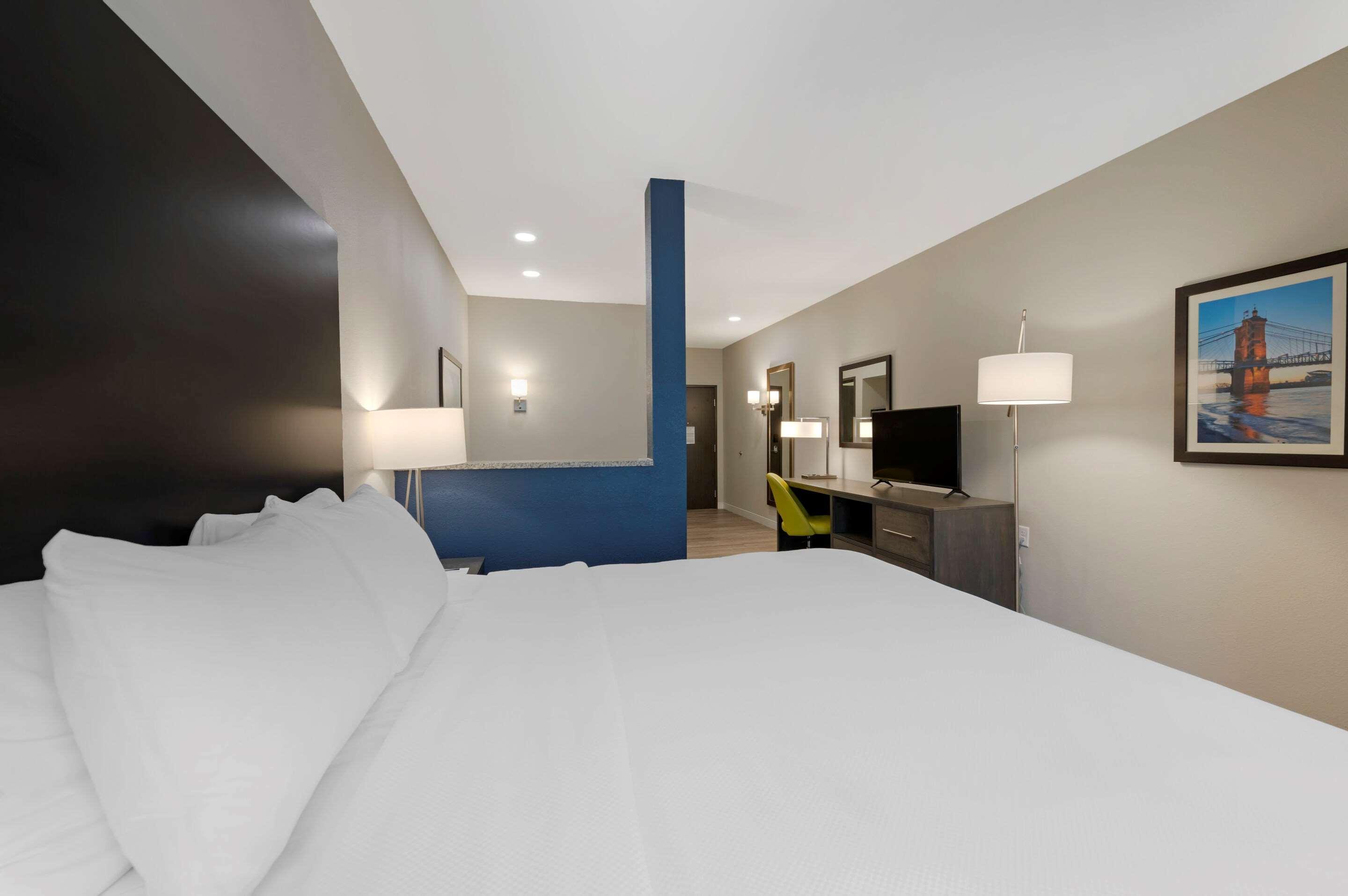 Comfort Suites Cincinnati University - Downtown Luaran gambar