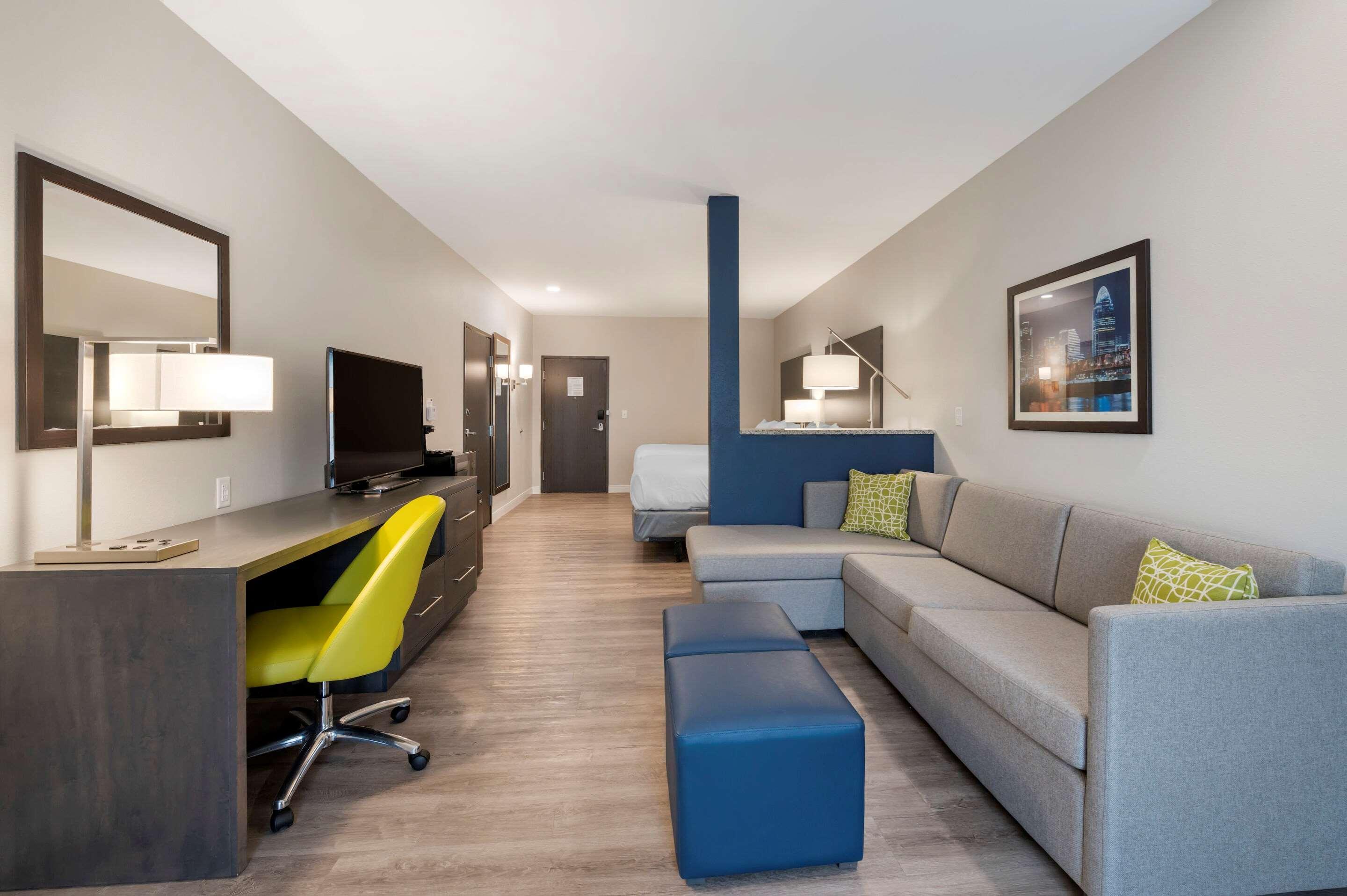 Comfort Suites Cincinnati University - Downtown Luaran gambar
