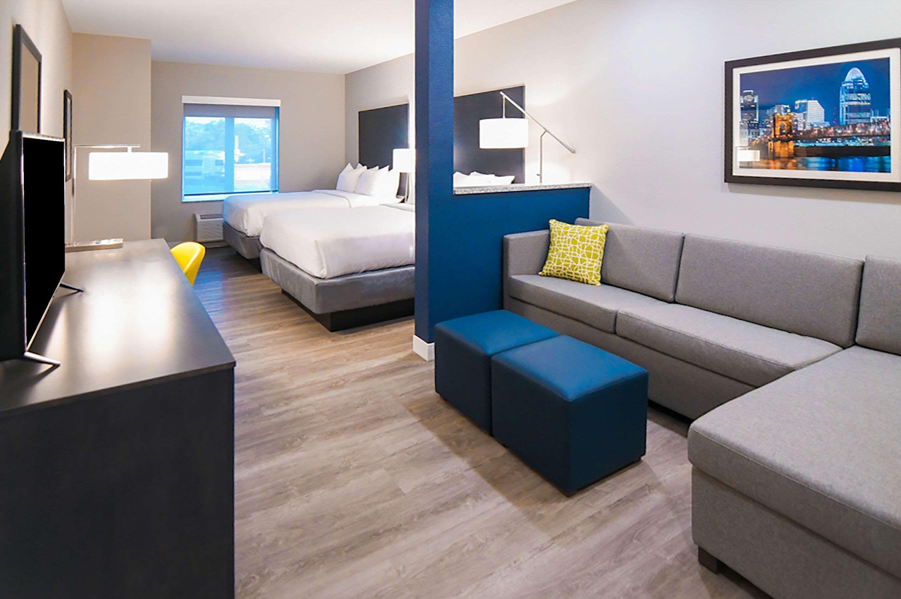 Comfort Suites Cincinnati University - Downtown Luaran gambar