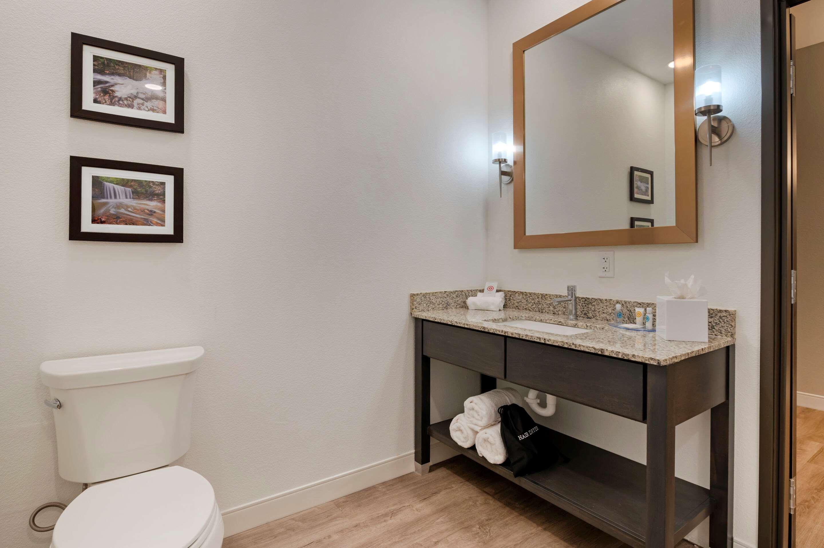 Comfort Suites Cincinnati University - Downtown Luaran gambar