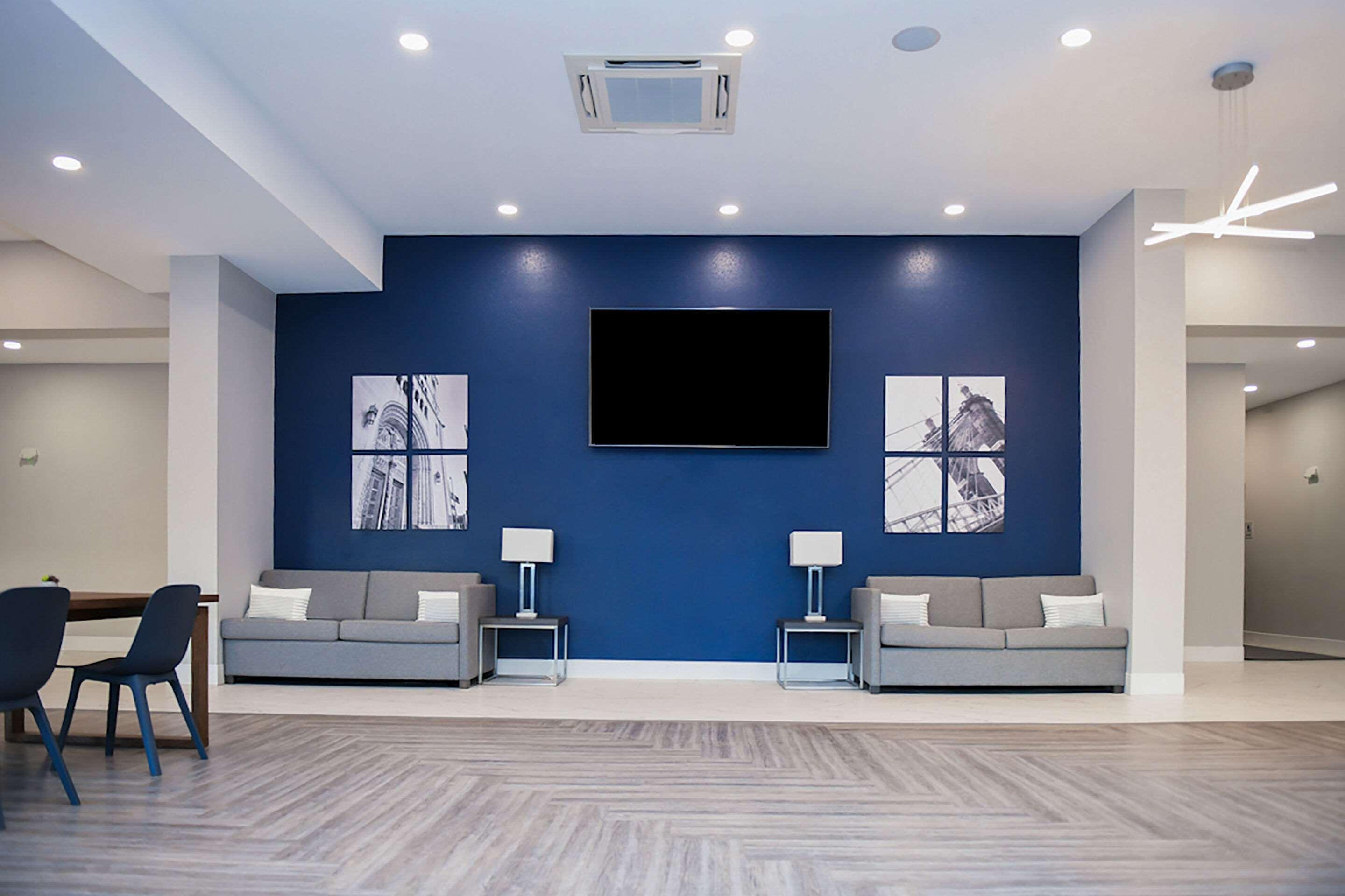 Comfort Suites Cincinnati University - Downtown Luaran gambar