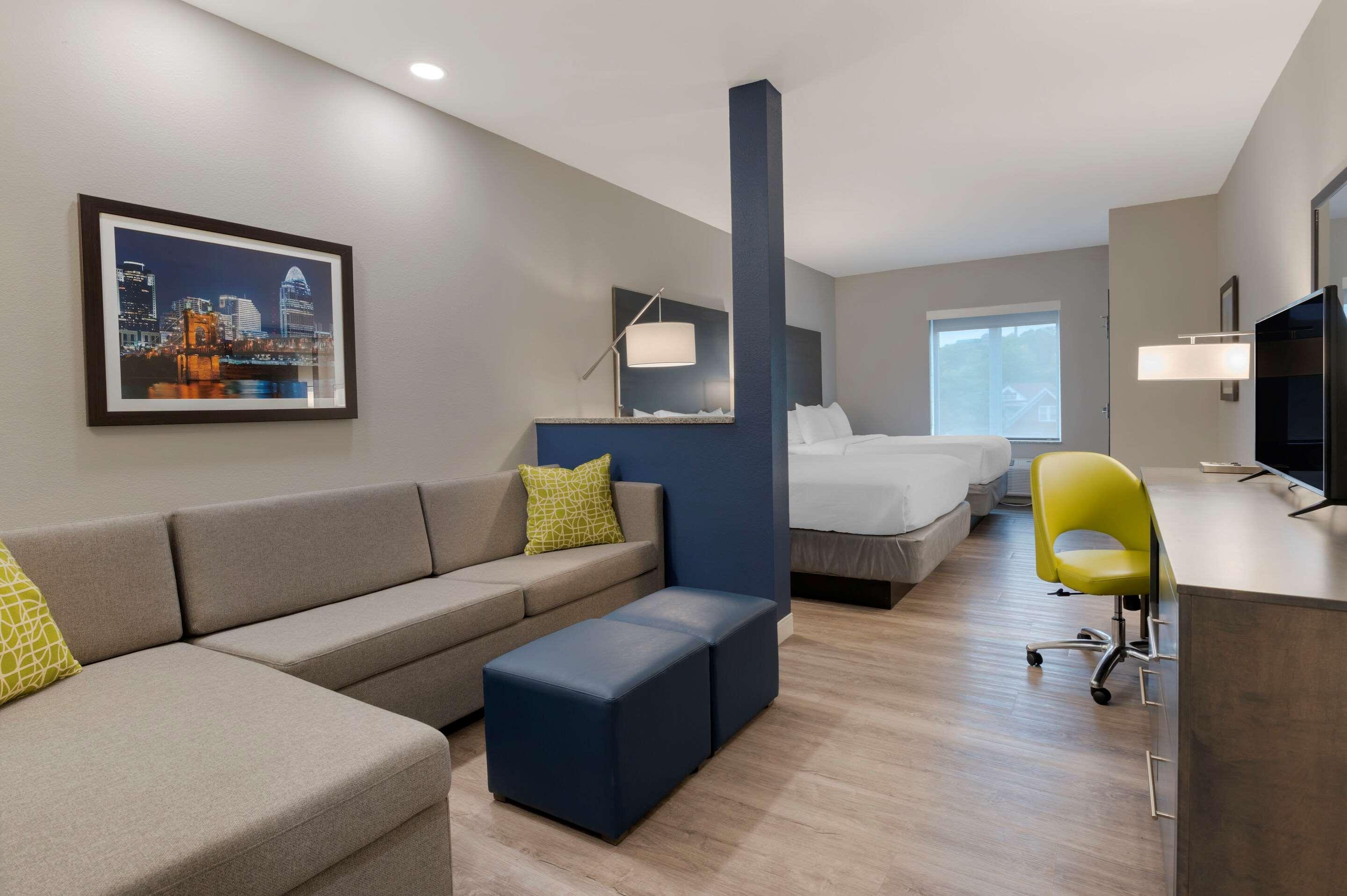 Comfort Suites Cincinnati University - Downtown Luaran gambar