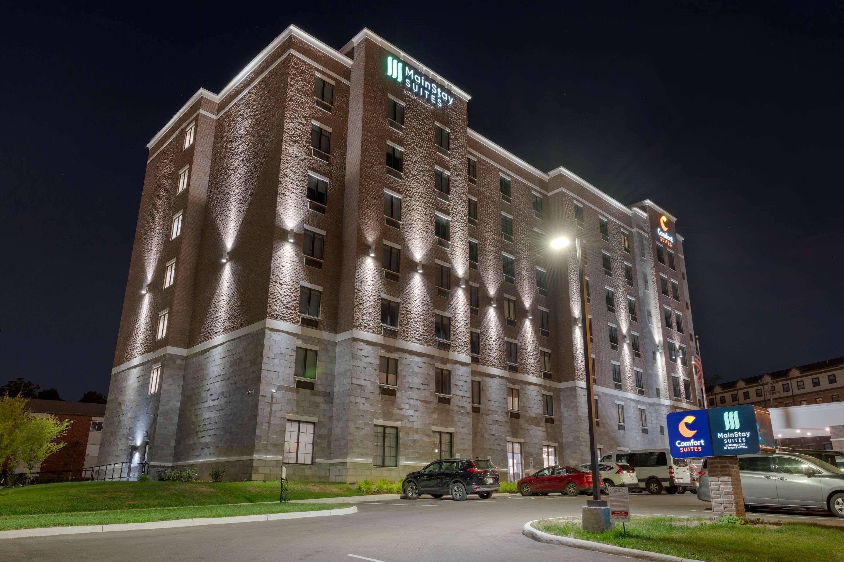 Comfort Suites Cincinnati University - Downtown Luaran gambar