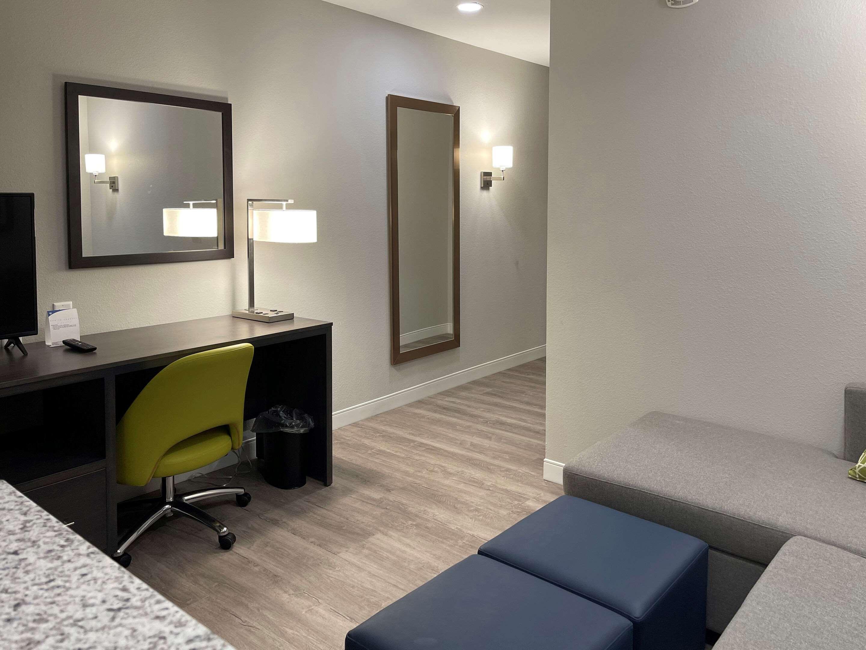 Comfort Suites Cincinnati University - Downtown Luaran gambar