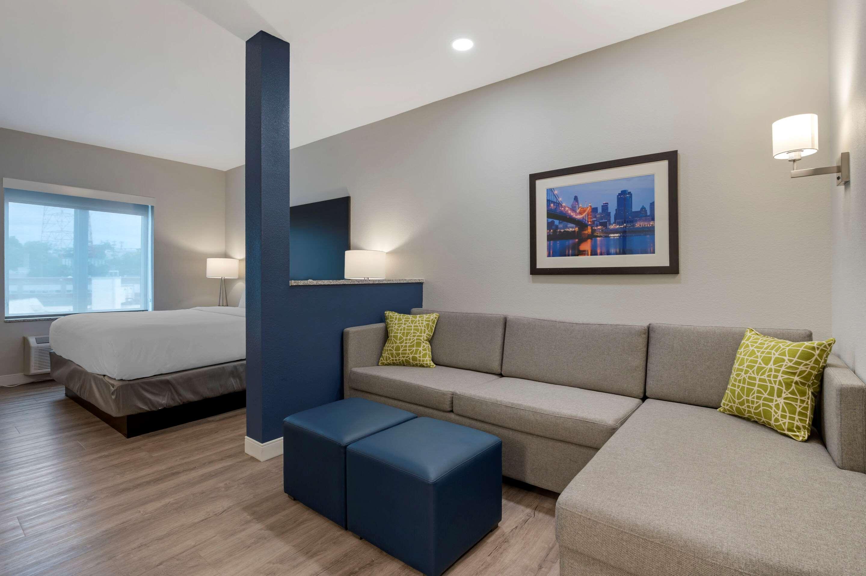 Comfort Suites Cincinnati University - Downtown Luaran gambar