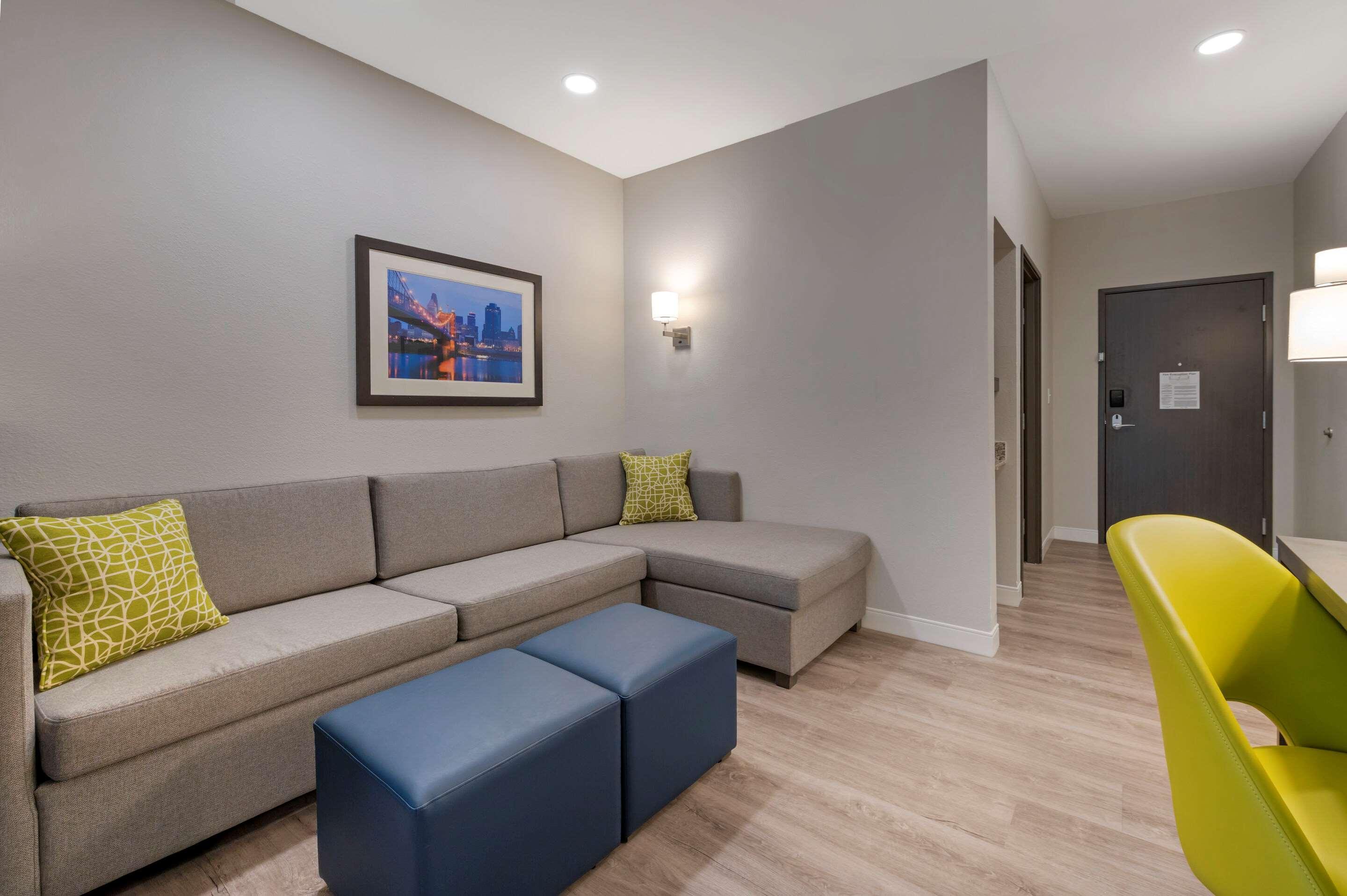 Comfort Suites Cincinnati University - Downtown Luaran gambar