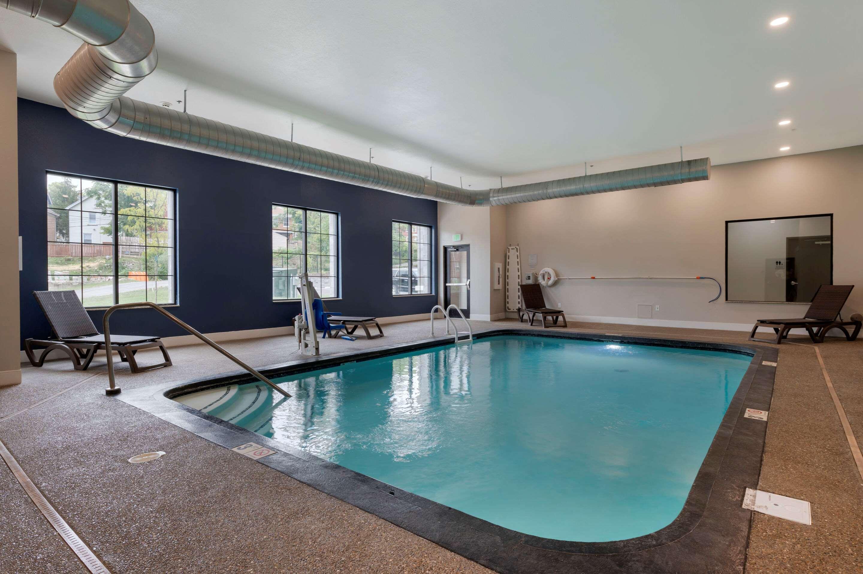 Comfort Suites Cincinnati University - Downtown Luaran gambar